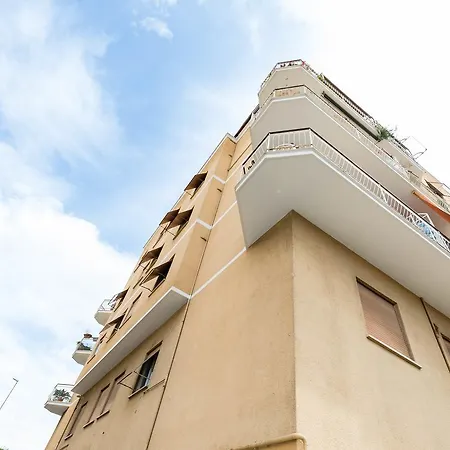Iart Guesthouse